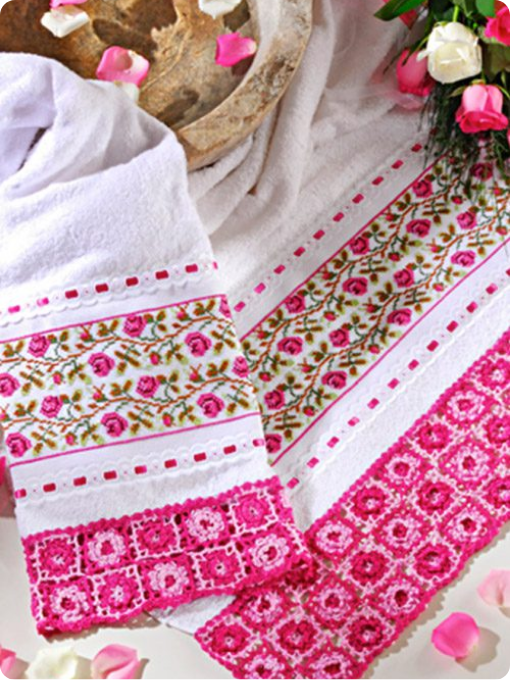 Jogo de Banho Floral Rosa | Bordado