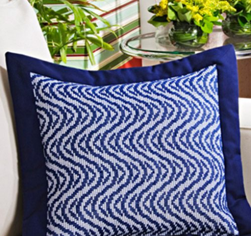 Almofada Azul Marinho “ziguezague” | Bordado