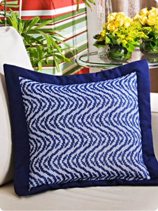 Almofada Azul Marinho “ziguezague” | Bordado