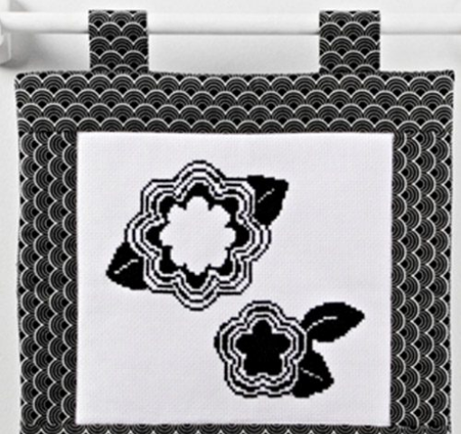 Pano Floral Preto e Branco| Bordado