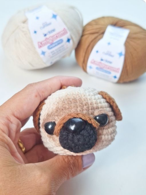 Pingente de Retrovisor Pug | Cisne Amigurumi Perfeito | Amigurumi